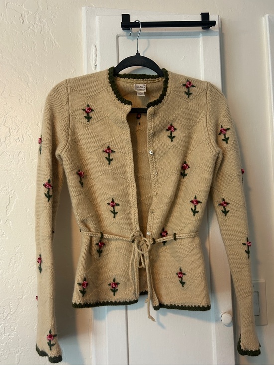Lucky Brand Sweaters - Lucky Brand Cream Floral Embroidered Knit Sweater